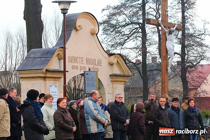 Zdjęcie w galerii na portalu naszraciborz.pl: Procesja na koniach z okazji dnia św. Mikołaja wiadomości z regionu