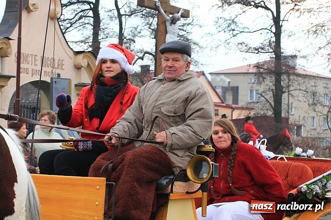 Zdjęcie w galerii na portalu naszraciborz.pl: Procesja na koniach z okazji dnia św. Mikołaja wiadomości z regionu