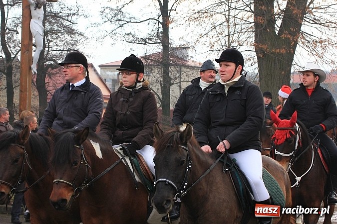 Zdjęcie w galerii na portalu naszraciborz.pl: Procesja na koniach z okazji dnia św. Mikołaja wiadomości z regionu