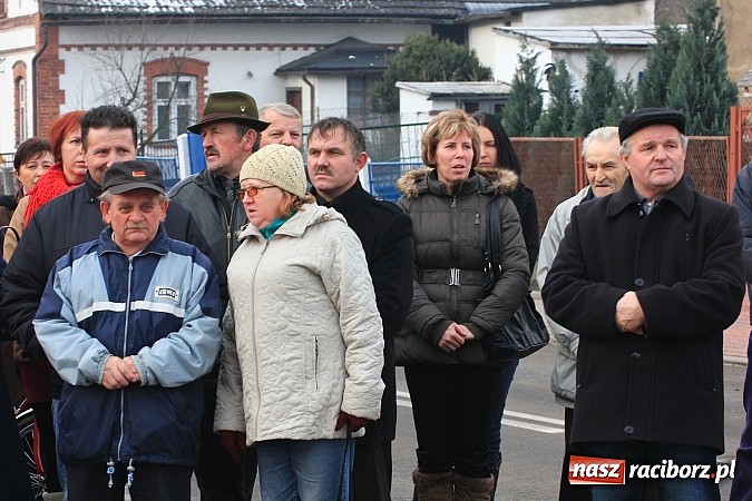 Zdjęcie w galerii na portalu naszraciborz.pl: Procesja na koniach z okazji dnia św. Mikołaja wiadomości z regionu