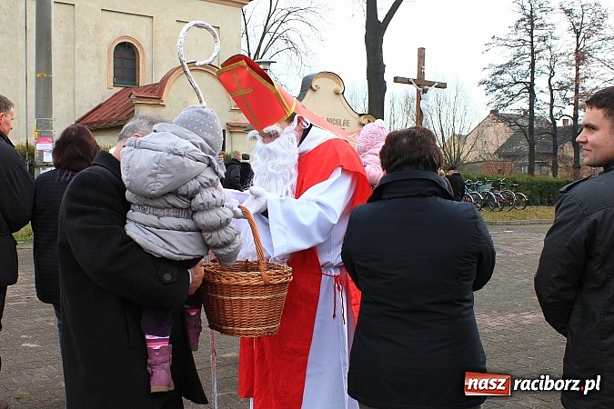 Zdjęcie w galerii na portalu naszraciborz.pl: Procesja na koniach z okazji dnia św. Mikołaja wiadomości z regionu