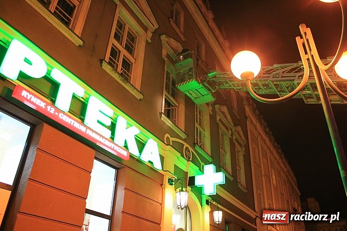 Zdjęcie w galerii na portalu naszraciborz.pl: Strażacki Mikołaj na raciborskim rynku wiadomości z regionu