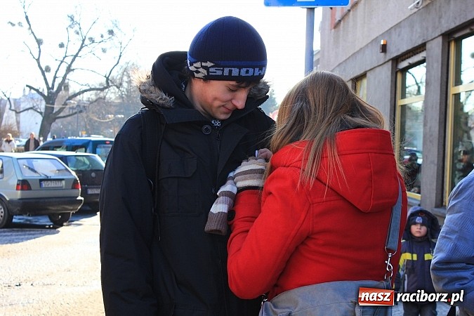 Zdjęcie w galerii na portalu naszraciborz.pl: Biała wstążka, czyli stop przemocy wobec kobiet wiadomości z regionu