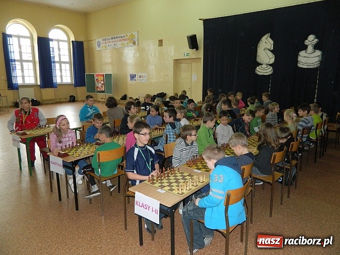 Zdjęcie w galerii na portalu naszraciborz.pl: Szach i mat w SP 4 wiadomości z regionu