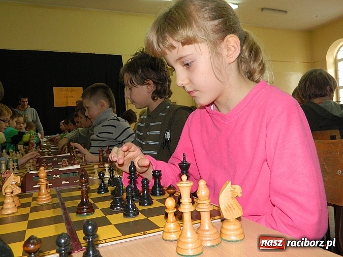 Zdjęcie w galerii na portalu naszraciborz.pl: Szach i mat w SP 4 wiadomości z regionu