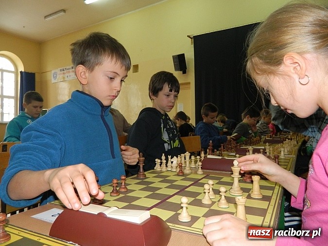 Zdjęcie w galerii na portalu naszraciborz.pl: Szach i mat w SP 4 wiadomości z regionu