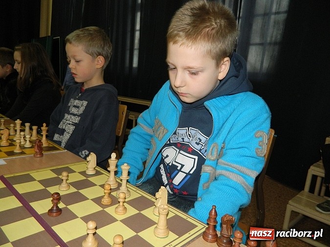 Zdjęcie w galerii na portalu naszraciborz.pl: Szach i mat w SP 4 wiadomości z regionu