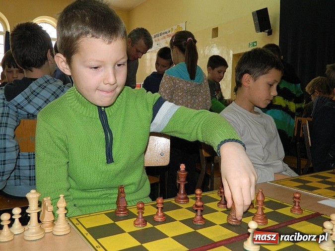 Zdjęcie w galerii na portalu naszraciborz.pl: Szach i mat w SP 4 wiadomości z regionu