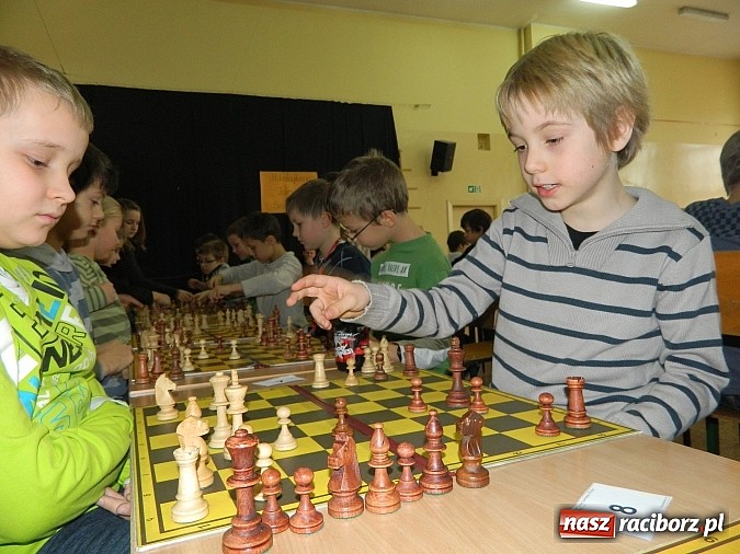 Zdjęcie w galerii na portalu naszraciborz.pl: Szach i mat w SP 4 wiadomości z regionu