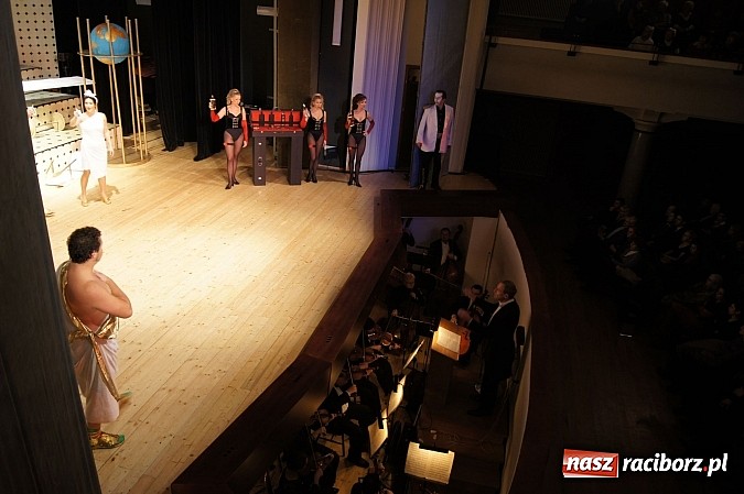 Zdjęcie w galerii na portalu naszraciborz.pl: Pełna sala na Orfeuszu w piekle wiadomości z regionu