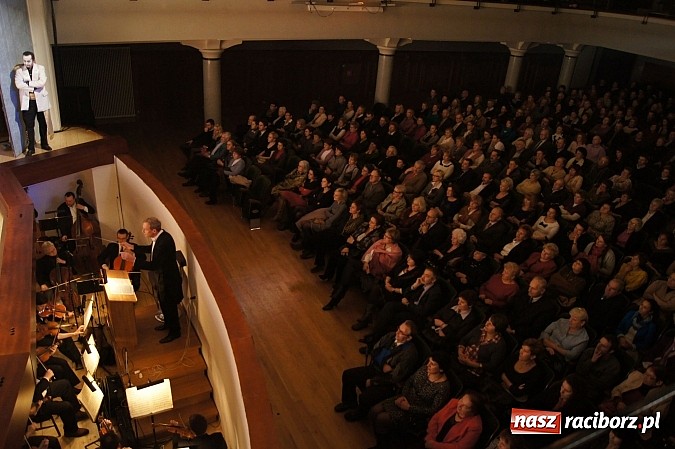 Zdjęcie w galerii na portalu naszraciborz.pl: Pełna sala na Orfeuszu w piekle wiadomości z regionu