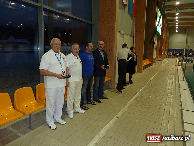 Zdjęcie w galerii na portalu naszraciborz.pl: Pływanie. Mikołajkowy prezent Tokarskiego wiadomości z regionu