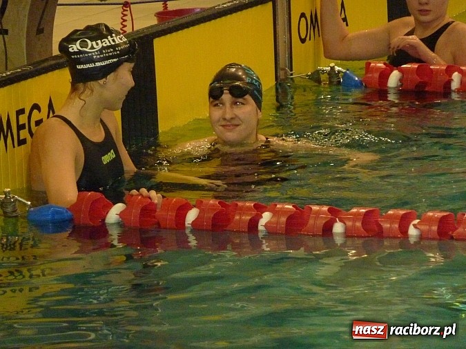Zdjęcie w galerii na portalu naszraciborz.pl: Pływanie. Mikołajkowy prezent Tokarskiego wiadomości z regionu
