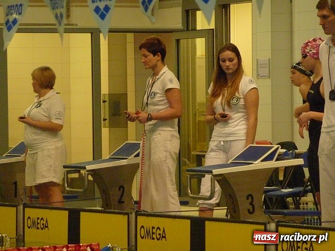 Zdjęcie w galerii na portalu naszraciborz.pl: Pływanie. Mikołajkowy prezent Tokarskiego wiadomości z regionu