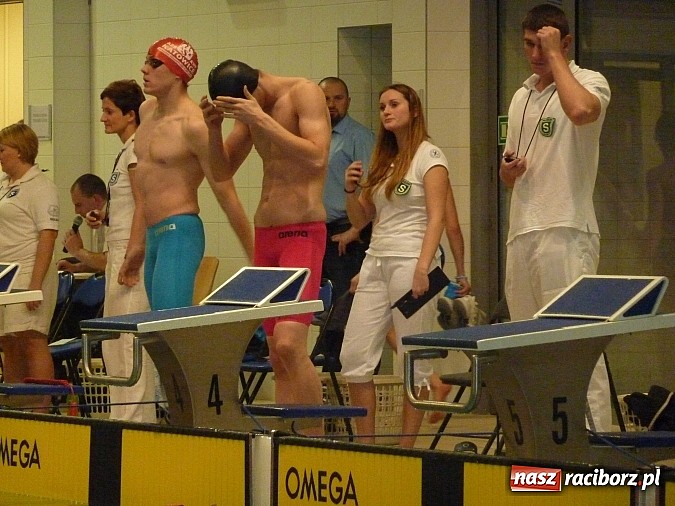 Zdjęcie w galerii na portalu naszraciborz.pl: Pływanie. Mikołajkowy prezent Tokarskiego wiadomości z regionu