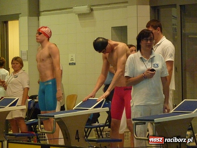 Zdjęcie w galerii na portalu naszraciborz.pl: Pływanie. Mikołajkowy prezent Tokarskiego wiadomości z regionu