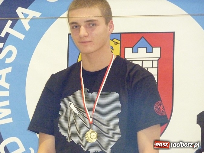 Zdjęcie w galerii na portalu naszraciborz.pl: Pływanie. Mikołajkowy prezent Tokarskiego wiadomości z regionu