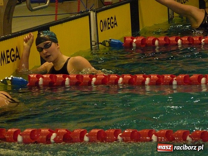 Zdjęcie w galerii na portalu naszraciborz.pl: Pływanie. Mikołajkowy prezent Tokarskiego wiadomości z regionu