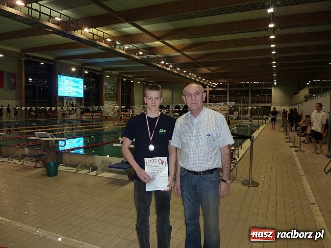 Zdjęcie w galerii na portalu naszraciborz.pl: Pływanie. Mikołajkowy prezent Tokarskiego wiadomości z regionu