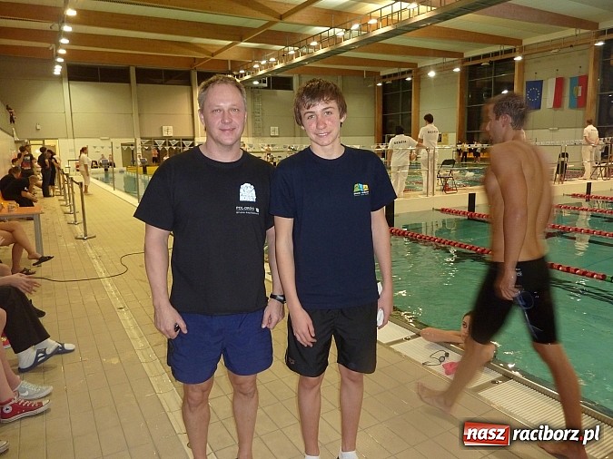 Zdjęcie w galerii na portalu naszraciborz.pl: Pływanie. Mikołajkowy prezent Tokarskiego wiadomości z regionu