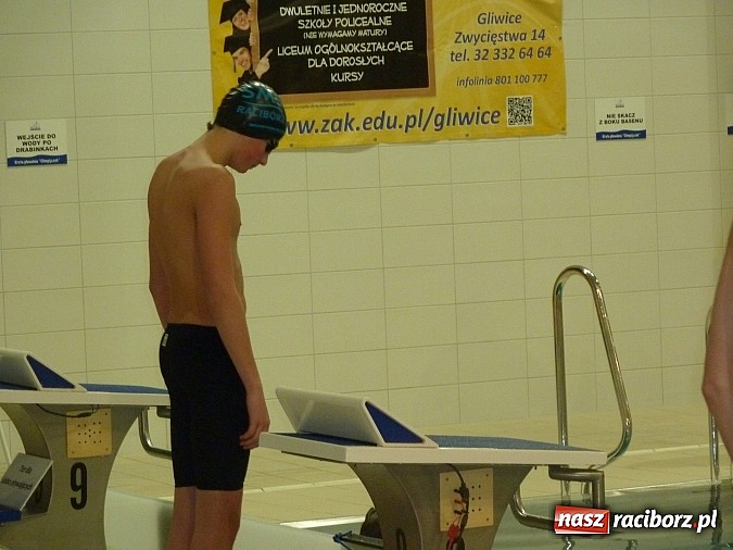 Zdjęcie w galerii na portalu naszraciborz.pl: Pływanie. Mikołajkowy prezent Tokarskiego wiadomości z regionu