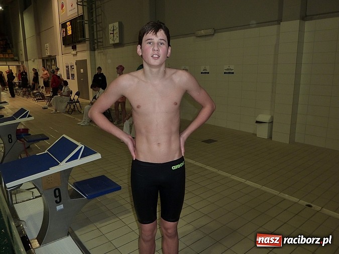 Zdjęcie w galerii na portalu naszraciborz.pl: Pływanie. Mikołajkowy prezent Tokarskiego wiadomości z regionu
