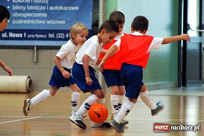 Zdjęcie w galerii na portalu naszraciborz.pl: Piłkarskie mikołajki z Unią Racibórz wiadomości z regionu
