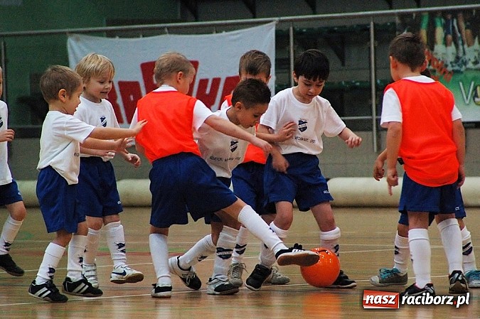 Zdjęcie w galerii na portalu naszraciborz.pl: Piłkarskie mikołajki z Unią Racibórz wiadomości z regionu