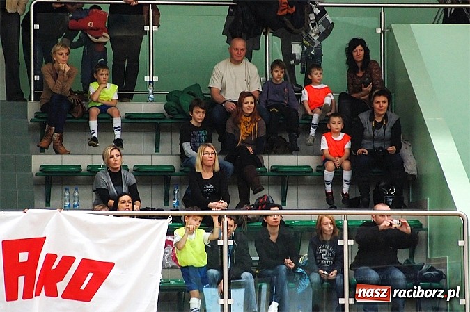 Zdjęcie w galerii na portalu naszraciborz.pl: Piłkarskie mikołajki z Unią Racibórz wiadomości z regionu