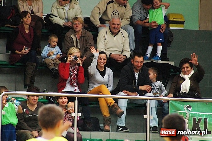 Zdjęcie w galerii na portalu naszraciborz.pl: Piłkarskie mikołajki z Unią Racibórz wiadomości z regionu