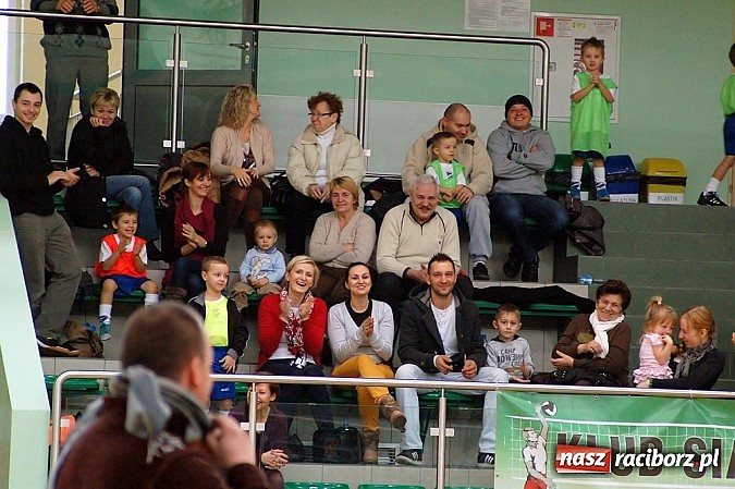 Zdjęcie w galerii na portalu naszraciborz.pl: Piłkarskie mikołajki z Unią Racibórz wiadomości z regionu
