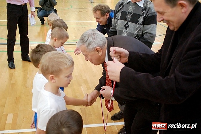 Zdjęcie w galerii na portalu naszraciborz.pl: Piłkarskie mikołajki z Unią Racibórz wiadomości z regionu