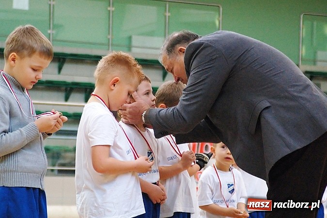 Zdjęcie w galerii na portalu naszraciborz.pl: Piłkarskie mikołajki z Unią Racibórz wiadomości z regionu