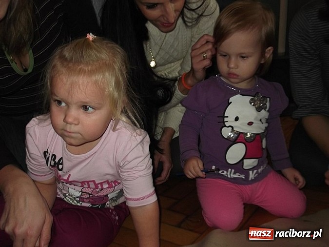 Zdjęcie w galerii na portalu naszraciborz.pl: Męska rzecz być z dzieckiem na spotkaniu z Mikołajem wiadomości z regionu