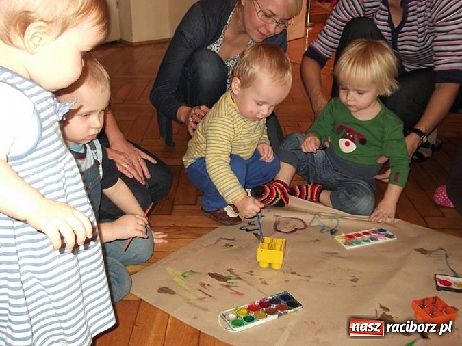 Zdjęcie w galerii na portalu naszraciborz.pl: Męska rzecz być z dzieckiem na spotkaniu z Mikołajem wiadomości z regionu