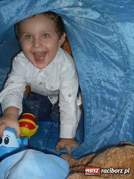 Zdjęcie w galerii na portalu naszraciborz.pl: Męska rzecz być z dzieckiem na spotkaniu z Mikołajem wiadomości z regionu