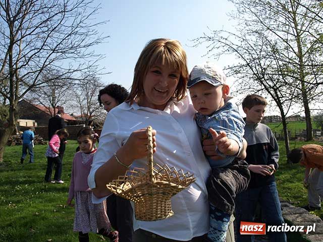 Zdjęcie w galerii na portalu naszraciborz.pl: Wielkanocne spotkanie w ogrodach wiadomości z regionu