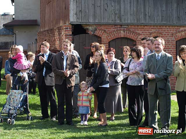 Zdjęcie w galerii na portalu naszraciborz.pl: Wielkanocne spotkanie w ogrodach wiadomości z regionu