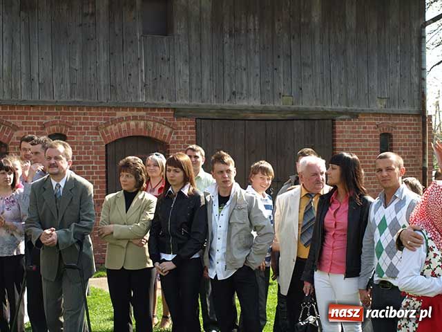 Zdjęcie w galerii na portalu naszraciborz.pl: Wielkanocne spotkanie w ogrodach wiadomości z regionu