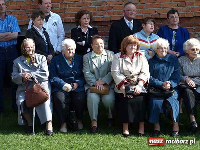 Zdjęcie w galerii na portalu naszraciborz.pl: Wielkanocne spotkanie w ogrodach wiadomości z regionu
