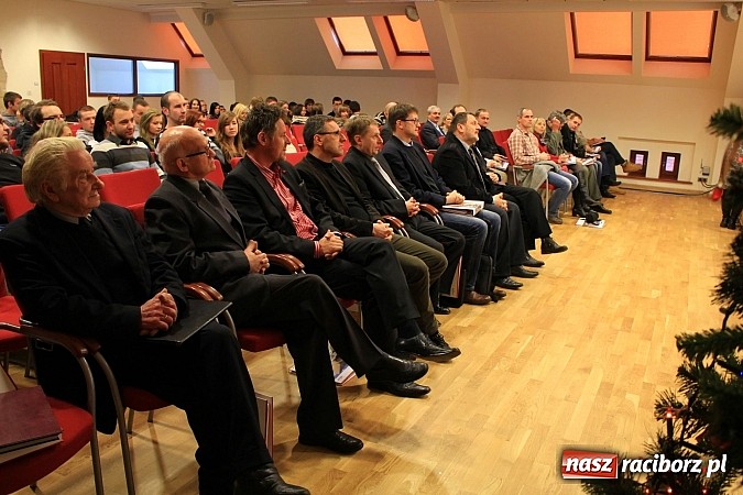 Zdjęcie w galerii na portalu naszraciborz.pl: Budowlańcy szkolili się w raciborskim zamku wiadomości z regionu