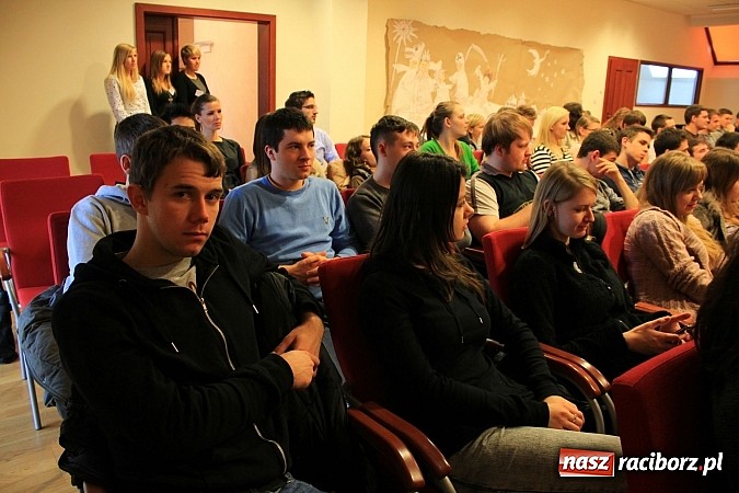 Zdjęcie w galerii na portalu naszraciborz.pl: Budowlańcy szkolili się w raciborskim zamku wiadomości z regionu