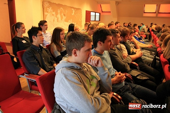 Zdjęcie w galerii na portalu naszraciborz.pl: Budowlańcy szkolili się w raciborskim zamku wiadomości z regionu