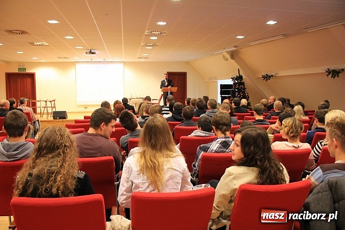 Zdjęcie w galerii na portalu naszraciborz.pl: Budowlańcy szkolili się w raciborskim zamku wiadomości z regionu