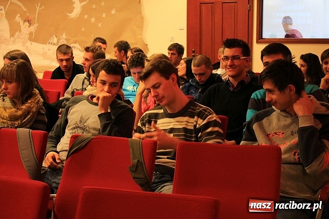 Zdjęcie w galerii na portalu naszraciborz.pl: Budowlańcy szkolili się w raciborskim zamku wiadomości z regionu