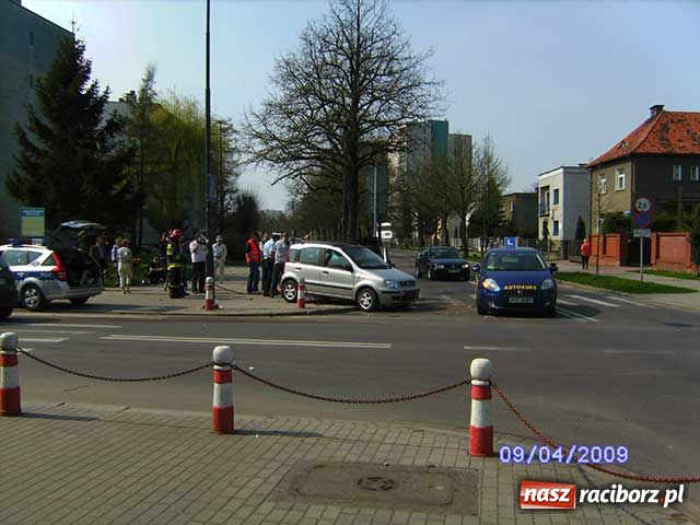 Zdjęcie w galerii na portalu naszraciborz.pl: Karambol na Ogrodowej wiadomości z regionu