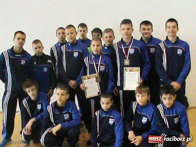 Zdjęcie w galerii na portalu naszraciborz.pl: Historyczne medale raciborskich zapaśników wiadomości z regionu