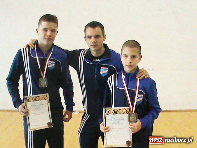 Zdjęcie w galerii na portalu naszraciborz.pl: Historyczne medale raciborskich zapaśników wiadomości z regionu