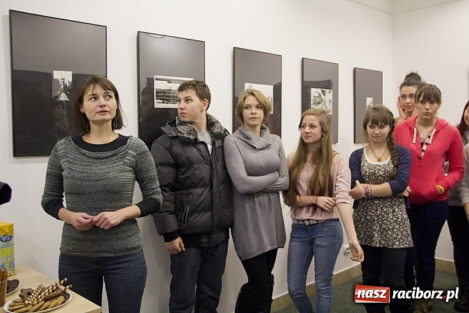 Zdjęcie w galerii na portalu naszraciborz.pl: Licealiści wystawili prace w Czarnym Kocie wiadomości z regionu
