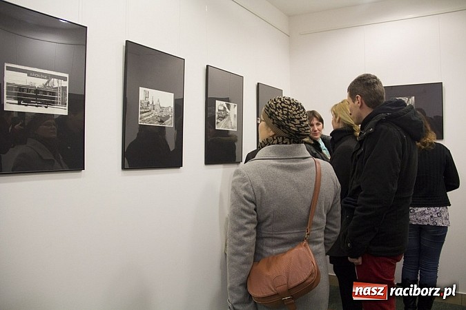 Zdjęcie w galerii na portalu naszraciborz.pl: Licealiści wystawili prace w Czarnym Kocie wiadomości z regionu